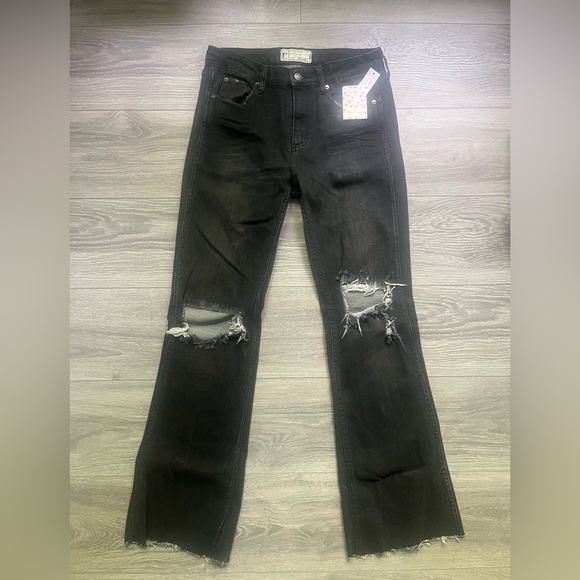 NEW Free People Black Distressed Boot Cut Raw Hem Denim Jeans Pants Size 29 - Picture 1 of 6